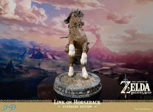 LEGEND OF ZELDA LINK ON HORSE LEGEND STATUE - Vue 2