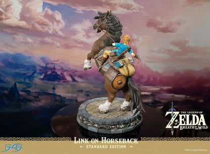 LEGEND OF ZELDA LINK ON HORSE LEGEND STATUE - Vue 4