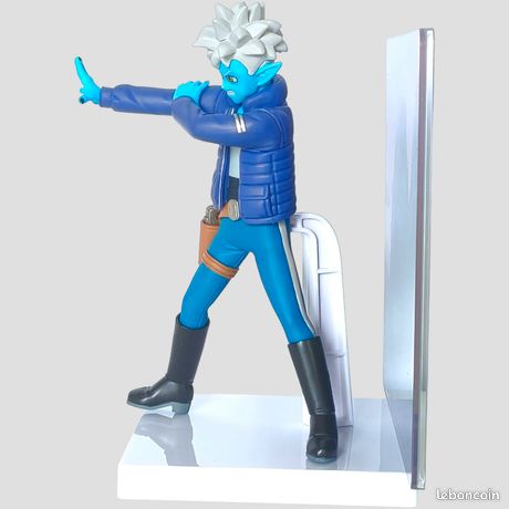 Glorio - Figurine avec Panel 14cm Banpresto