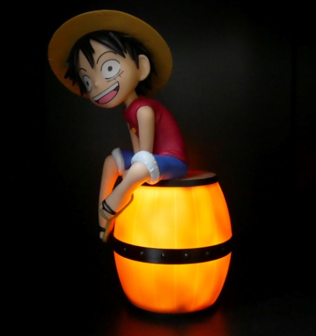 Luffy sur Tonneau - Figurine Lumineuse 27cm Teknofun