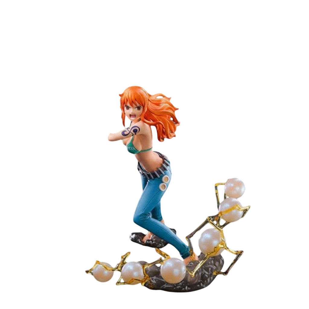 Figurine Nami de One Piece par NIPPON DOKI STORE, personnage aux cheveux orange avec socle décoré de perles