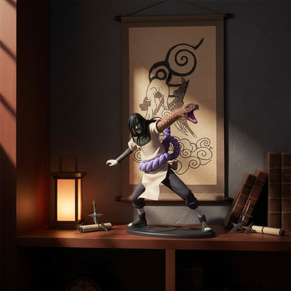 Figurine officielle Orochimaru de Naruto par NIPPON DOKI STORE, posant avec un serpent sur une étagère décorée