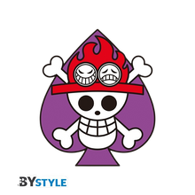 Logo brodé Skull Ace de One Piece sur fond violet en forme de pique, produit officiel NIPPON DOKI STORE