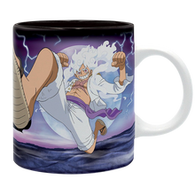Mug en céramique NIPPON DOKI STORE de 320 ml illustré avec Luffy Nika en mode Gear 5 sous un ciel orageux