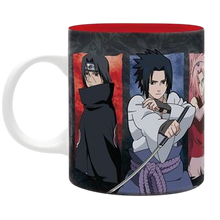 Mug en céramique NIPPON DOKI STORE Naruto avec illustration des personnages Itachi, Sasuke et Sakura, intérieur rouge