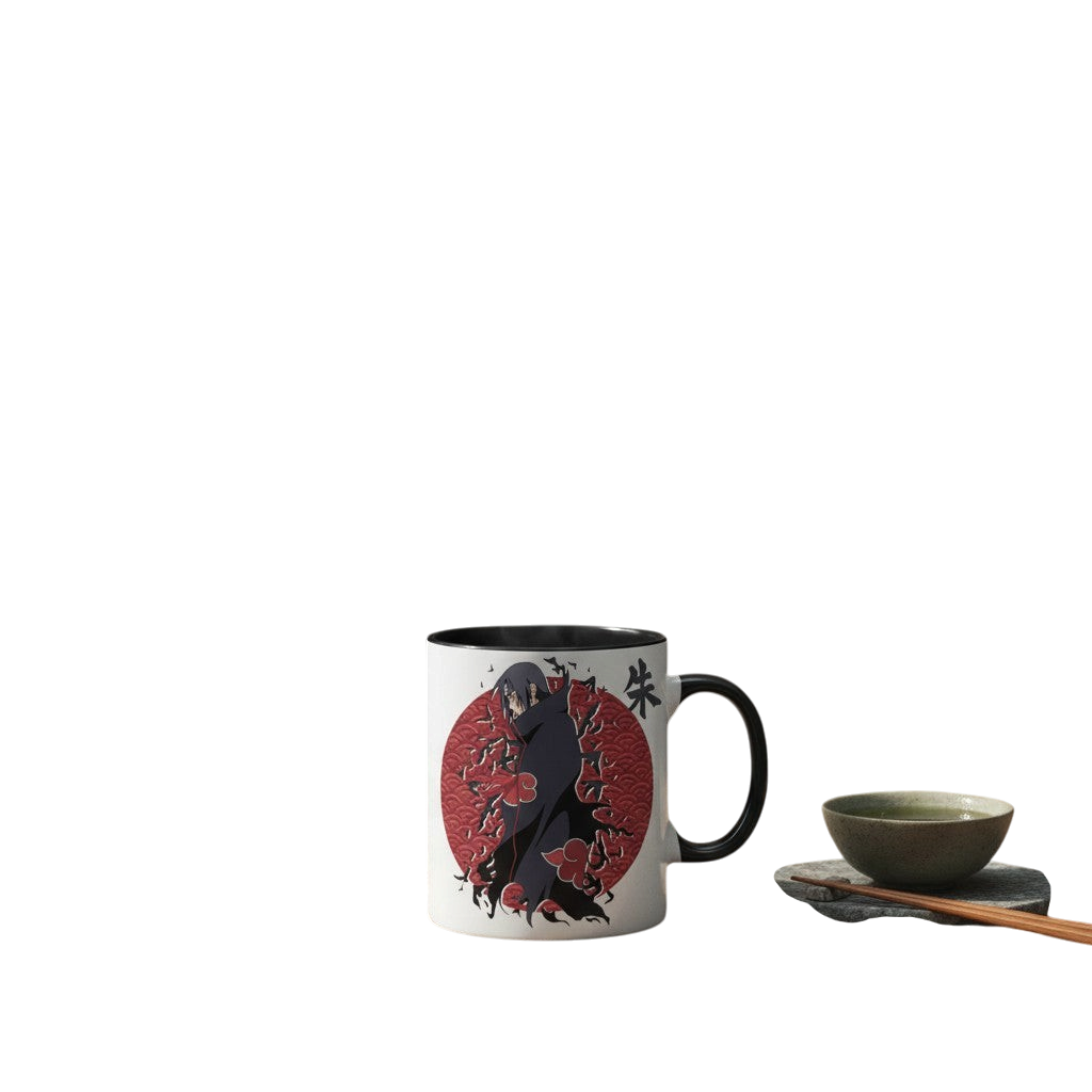 Mug en céramique NIPPON DOKI STORE Naruto Itachi Uchiwa 460ml avec motif rouge et noir sur fond blanc