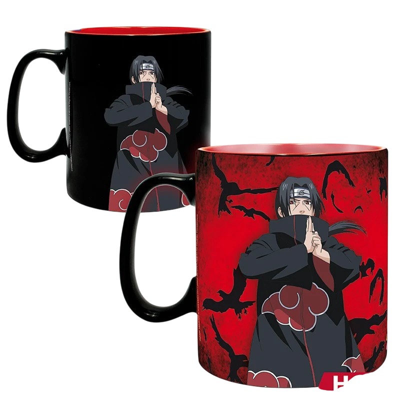 Mug thermo-réactif NIPPON DOKI STORE Naruto illustrant Itachi Uchiwa, passant du noir au rouge avec des corbeaux.