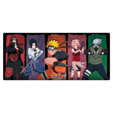 Tapis de souris XXL NIPPON DOKI STORE illustré avec le groupe de personnages Naruto, Sasuke, Sakura et Kakashi.