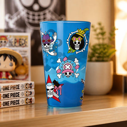 Verre XXL 400ml bleu NIPPON DOKI STORE avec motifs de crânes One Piece et personnages de l'équipage